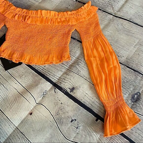 Olivaceous Smocked Crop Top - Picture 4 of 5